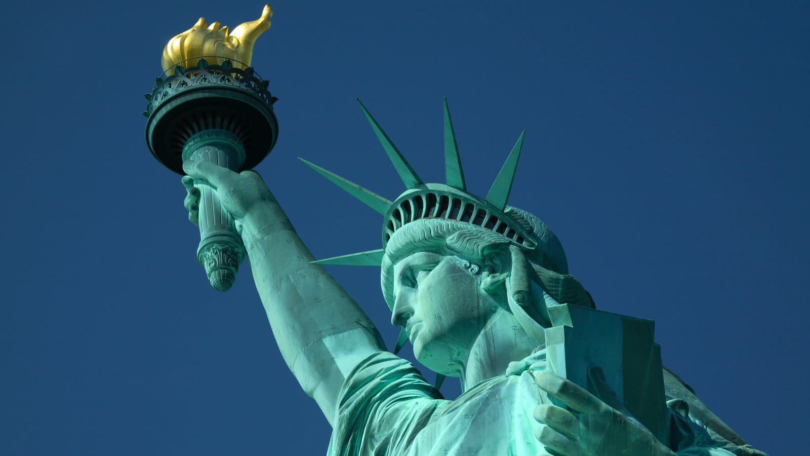 Pourquoi l'accès au flambeau de la Statue de la Liberté est-il interdit ?