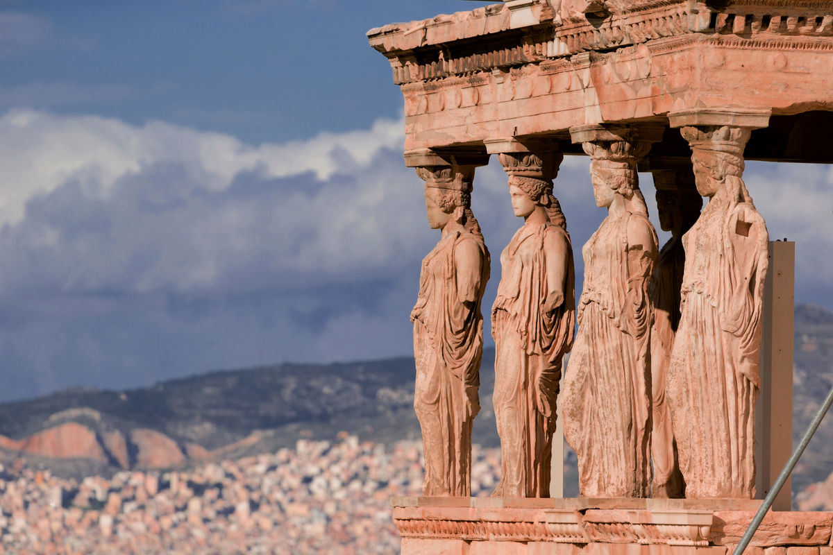 ギリシャ、アテネのアクロポリスでのオーバーツーリズムを管理するための新たな措置を適用