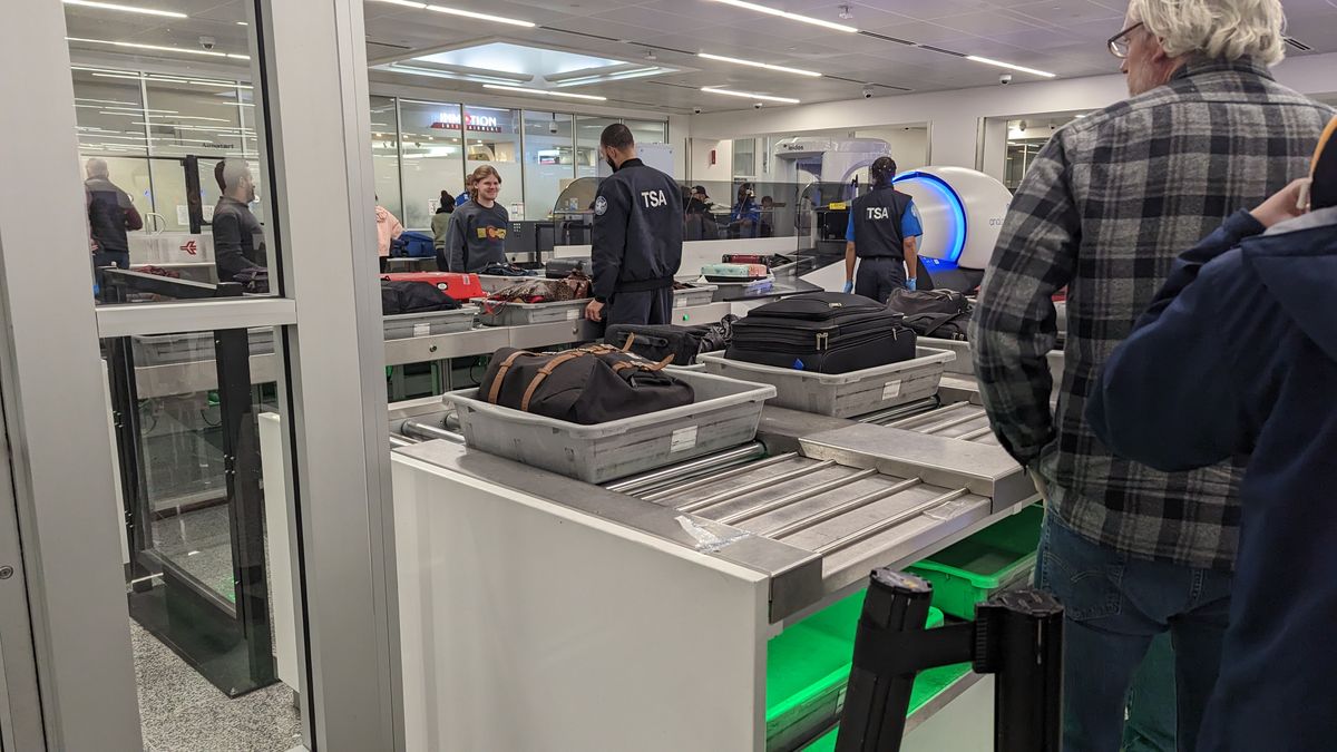 TSA、空港保安検査で持ち込めないものについて旅行者に注意喚起