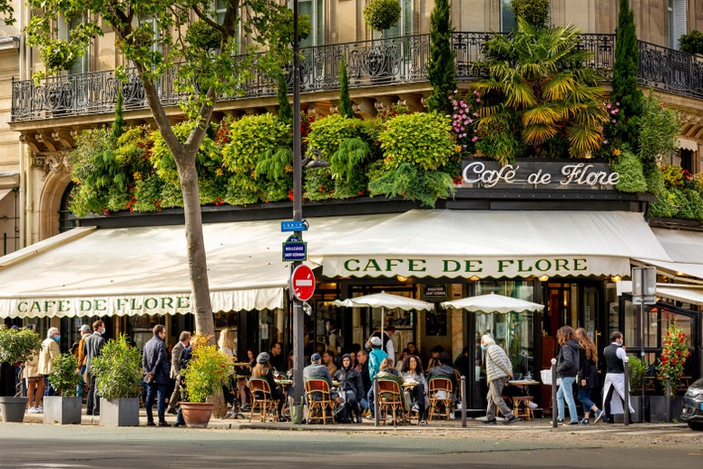 パリのカフェ・ド・フロール
