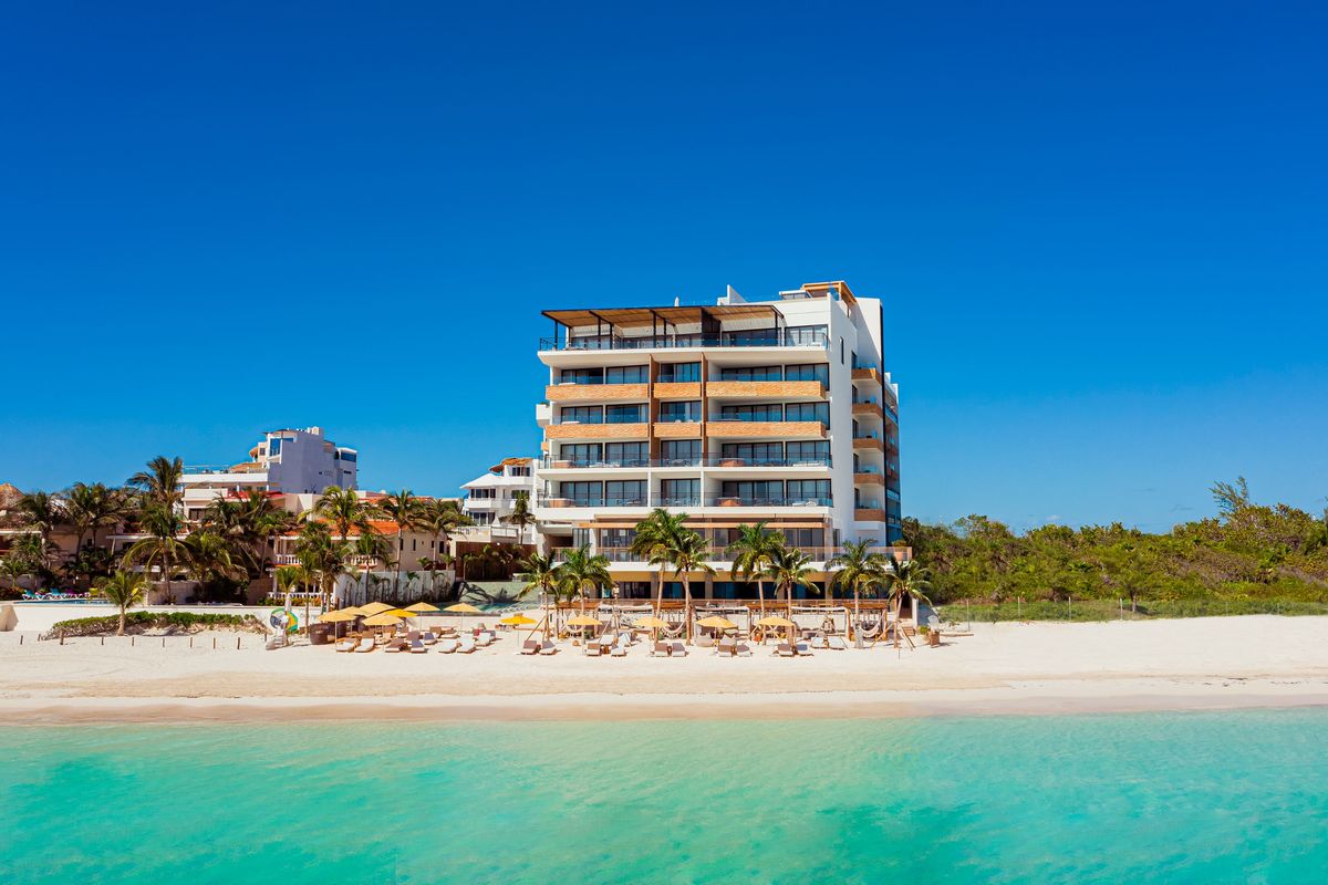 カリブ海の隠れた楽園を発見：ザ ファイブズ オーシャンフロント ホテル & レジデンス