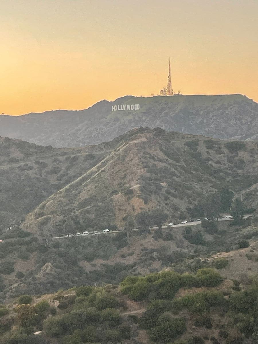 グリフィス天文台から見た夕暮れのハリウッドサイン