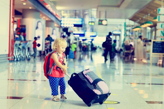 女の子、スーツケース、子供、幼児、空港、子供の旅行