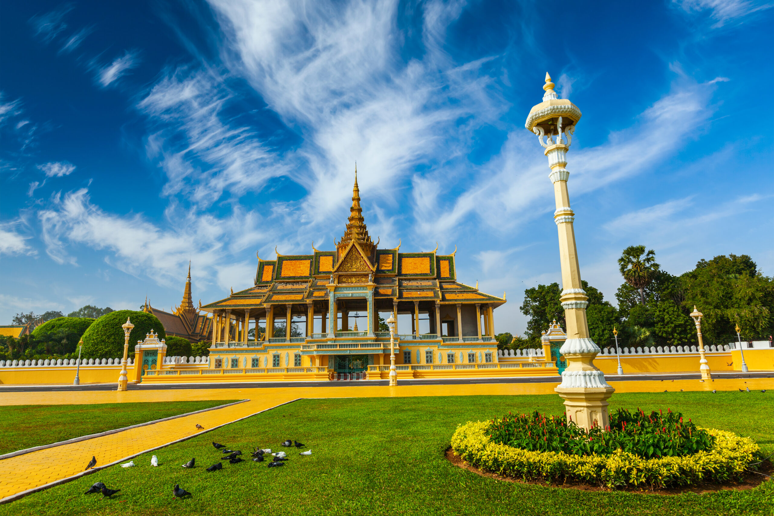 How to get from Siem Reap to Phnom Penh: Complete Guide