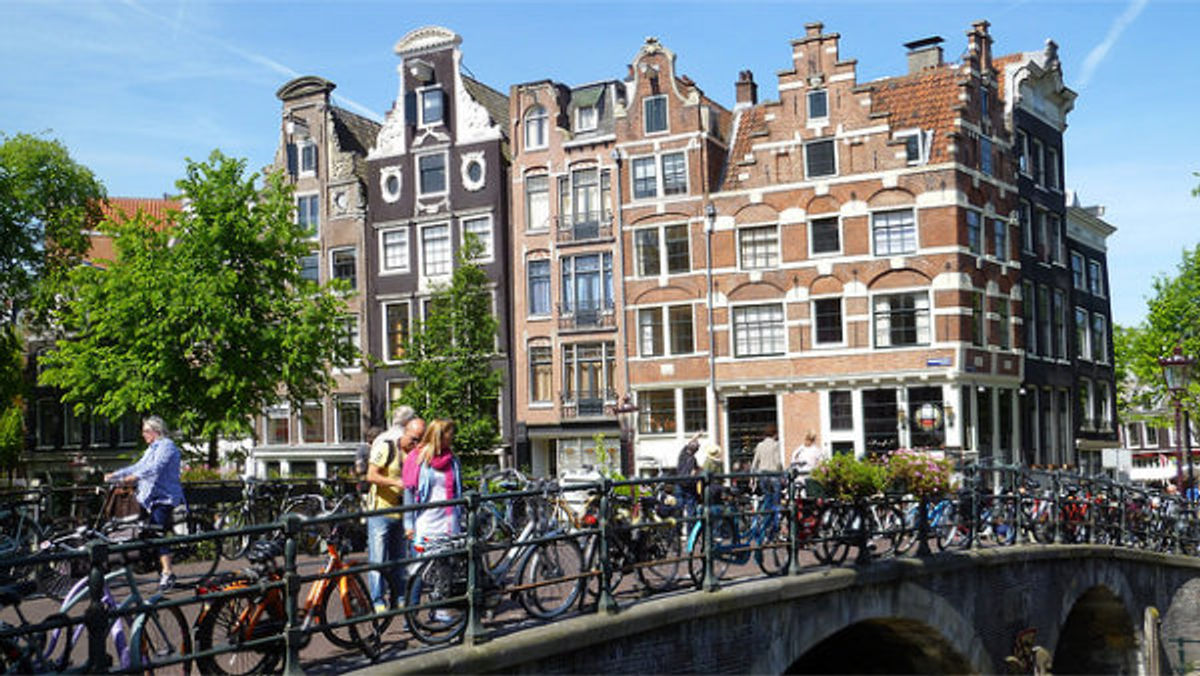 オーバーツーリズムの中、アムステルダムはリバークルーズを削減